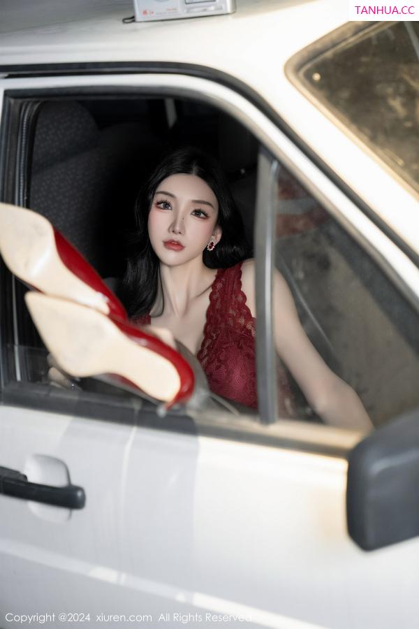 周于希dummy  [XiuRen]高清写真图 2024.01.19 No.7993 周于希Sally 黑丝美臀第32张图片